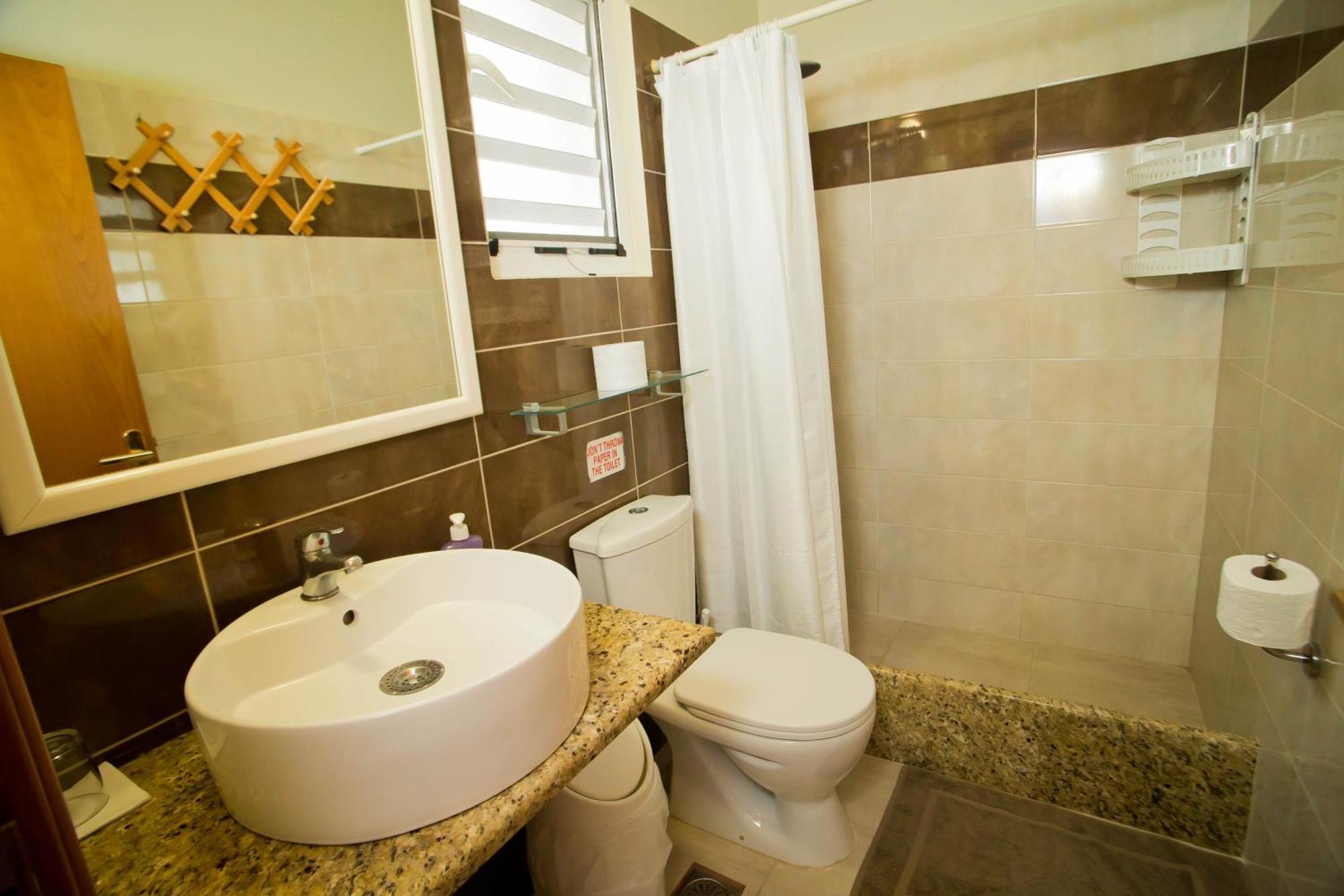 Acropolis Hotel Масути Екстериор снимка