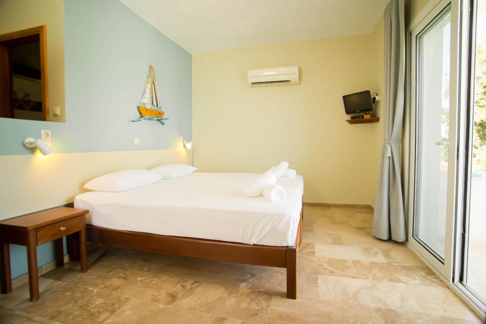 Acropolis Hotel Масути Екстериор снимка