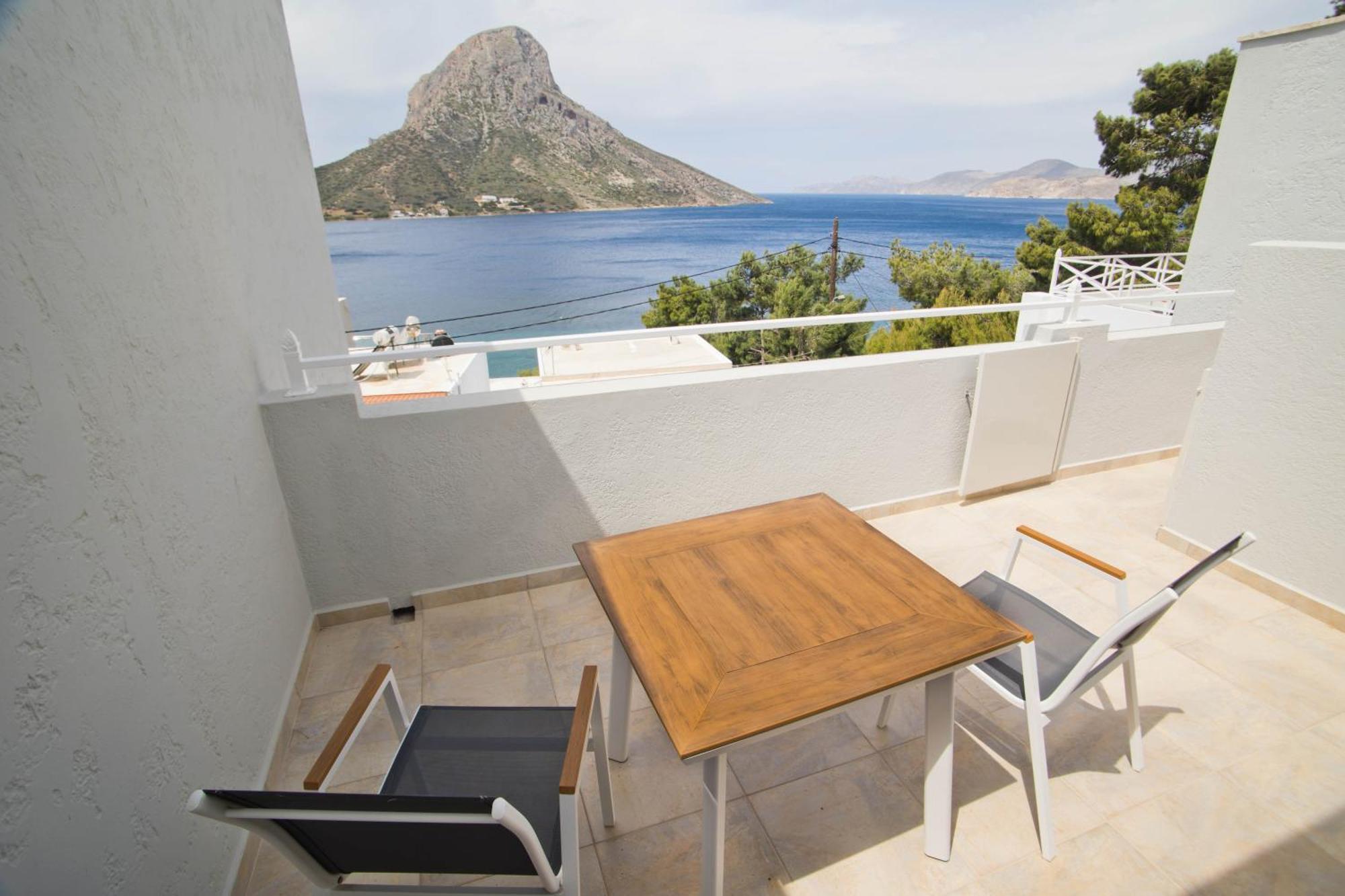Acropolis Hotel Масути Екстериор снимка