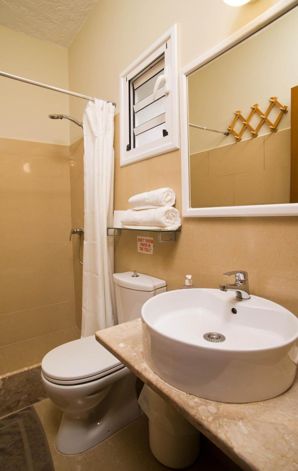Acropolis Hotel Масути Екстериор снимка